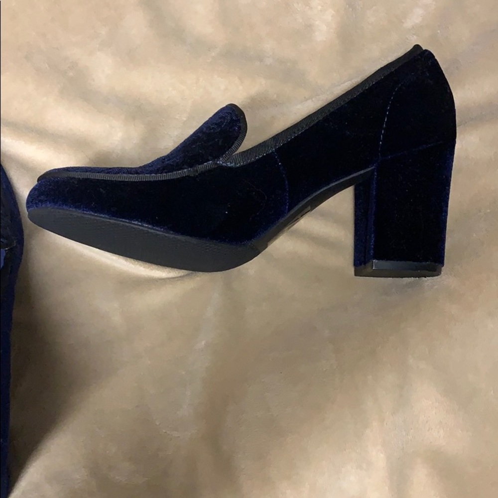 Shoes - Picture 2 of 3